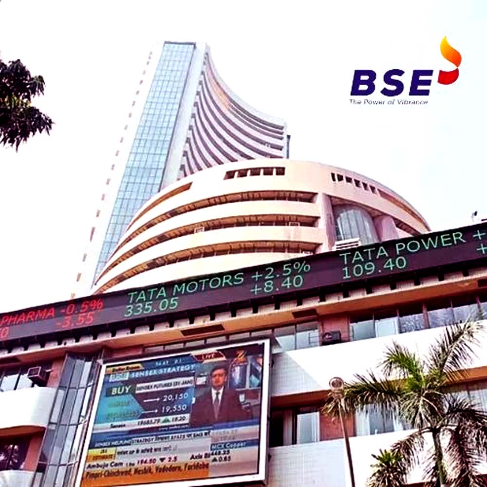 Mumbai: Bomb threat at Bombay Stock Exchange building.
